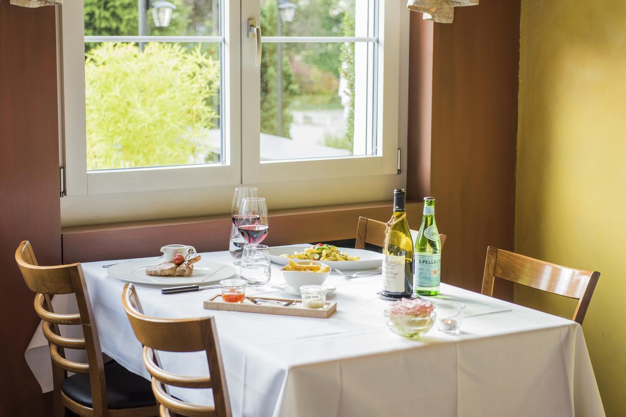 Hotel Restaurant Neuhaus Hertenstein Bagian luar foto